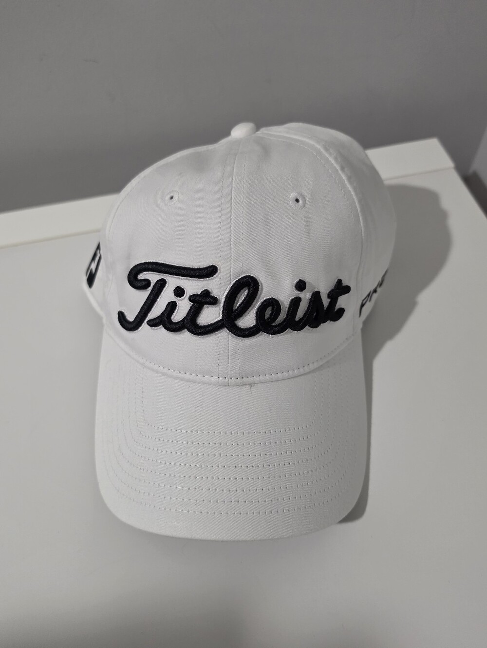 Titleist Tour LWT Lightweight Cotton Adjustable Golf Hat Cap White NWT